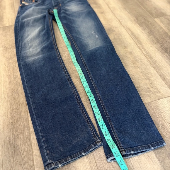 Diesel Larkee Regular Straight Button Fly Stretch Jeans. - Picture 15 of 16